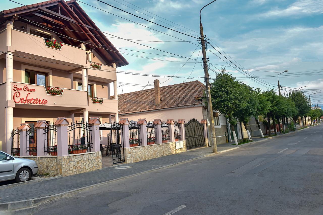 شقة Făgăraş  في San Grecu House المظهر الخارجي الصورة